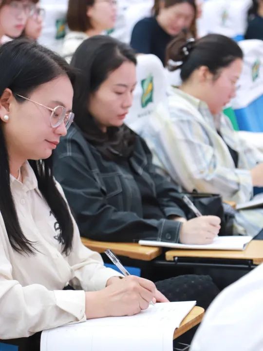 以评促教,研而知新 | 椒江区小学英语综合评价改革专题研讨活动 第21张 以评促教,研而知新 | 椒江区小学英语综合评价改革专题研讨活动 第21张