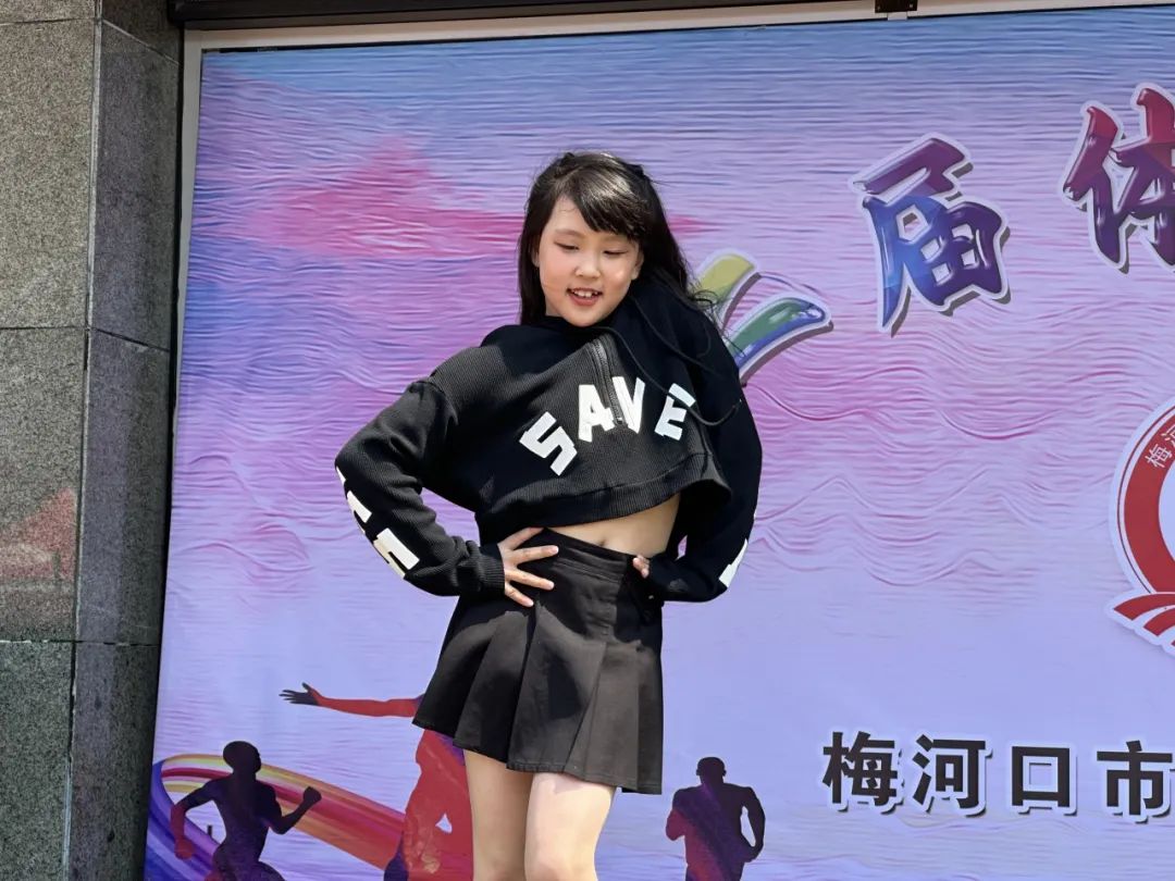 【第二实验小学·第二届体育艺术节】“体育强健体魄 艺术升华人生” 第二实验小学第二届体育艺术节 第27张 【第二实验小学·第二届体育艺术节】“体育强健体魄 艺术升华人生” 第二实验小学第二届体育艺术节 第27张