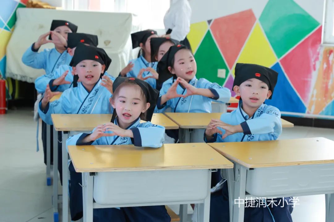 满园书香,悦读悦享——全区小学“阅读推进及成果展示”活动在润禾小学举行 第17张