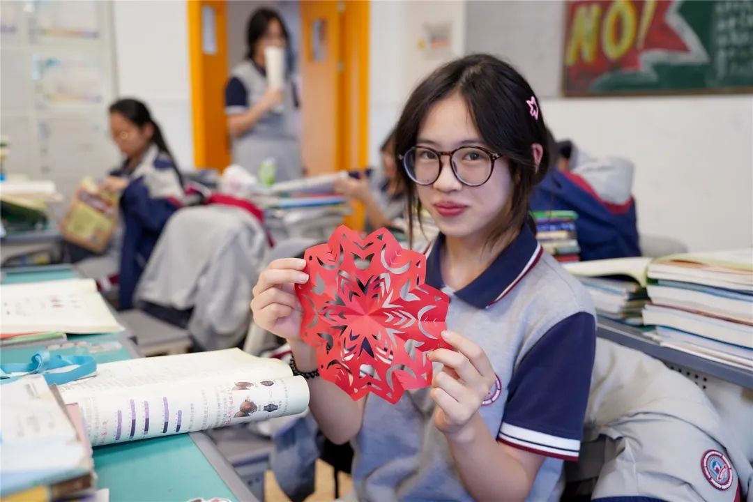 中考没上一批线,高考剑指重点大学!这所高中的目标墙亮了,他们的底气从何而来 第19张
