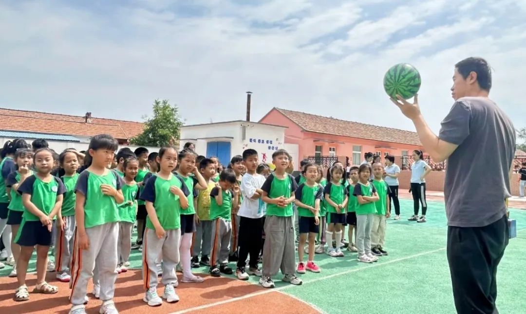 【幼小衔接2024(四)】你好·小学——潍水幼儿园大班级部幼儿到三台小学参观! 第41张 【幼小衔接2024(四)】你好·小学——潍水幼儿园大班级部幼儿到三台小学参观! 第41张