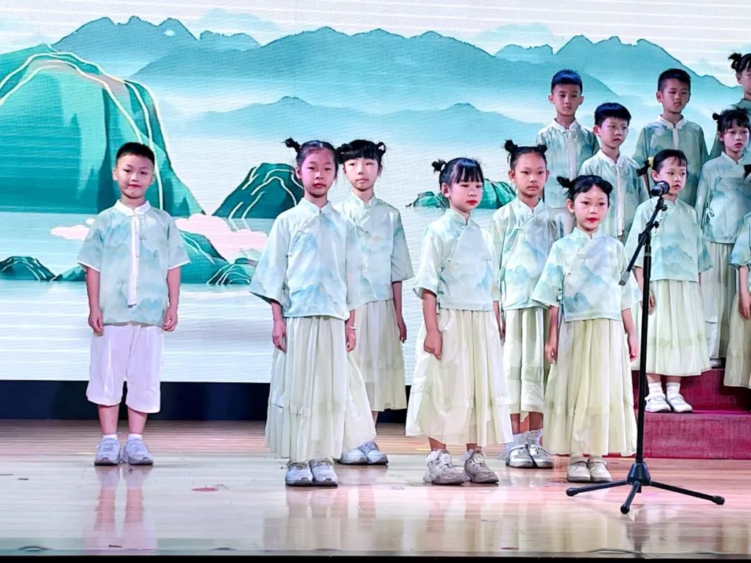 【幸福桂园】经典滋养,悦享童年——桂园小学第四届语文诗词荟 第40张 【幸福桂园】经典滋养,悦享童年——桂园小学第四届语文诗词荟 第40张