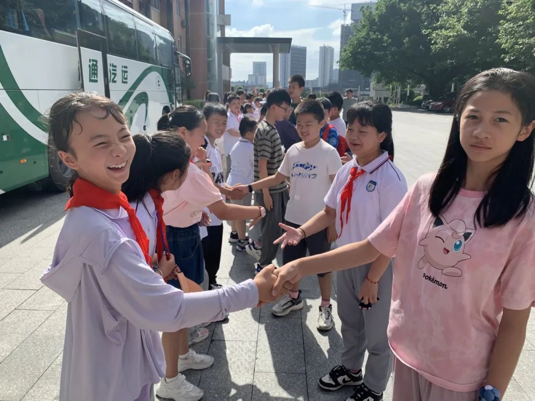 湖南省凤凰县阿拉石化小学“优才生”赴荔园小学跟班研学 第113张