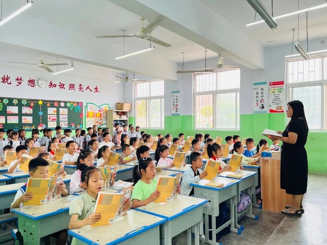 【三标三实】“幼”遇小学,礼遇成长—上街区实验幼儿园幼小衔接之参观小学 第14张