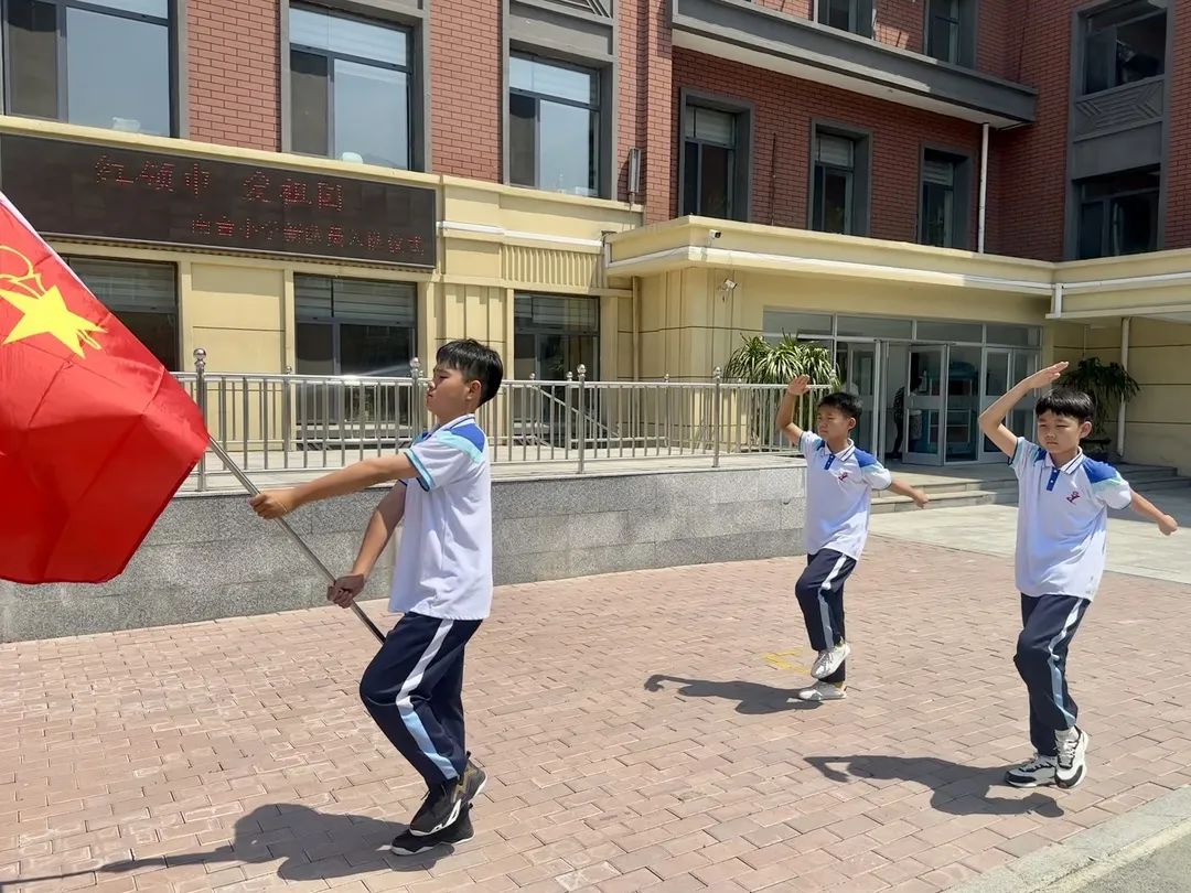 红领巾爱祖国 好少年心向党‖南台小学2024年新队员入队仪式 第19张
