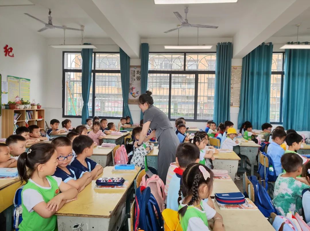 小学初体验·衔接促成长——金色梯田幼儿园参观小学记 第42张 小学初体验·衔接促成长——金色梯田幼儿园参观小学记 第42张