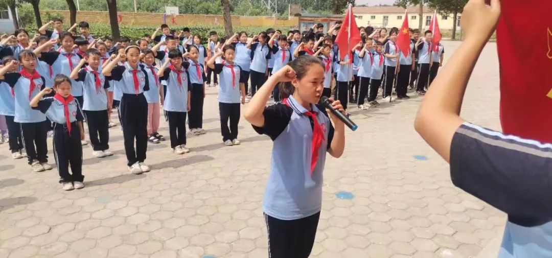 【红领巾爱祖国】新华民族小学南校2023级分批入队仪式 第7张 【红领巾爱祖国】新华民族小学南校2023级分批入队仪式 第7张
