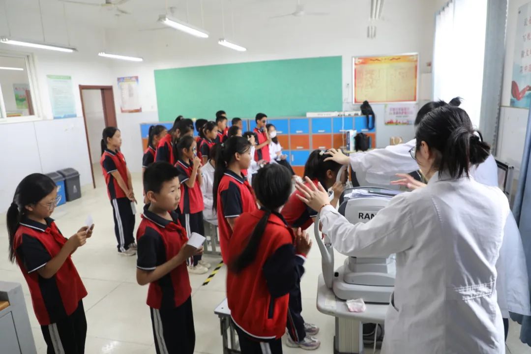 济南市第二人民医院到龙桑寺镇中心小学开展“送知识、保健康、献爱心”系列活动 第3张 济南市第二人民医院到龙桑寺镇中心小学开展“送知识、保健康、献爱心”系列活动 第3张