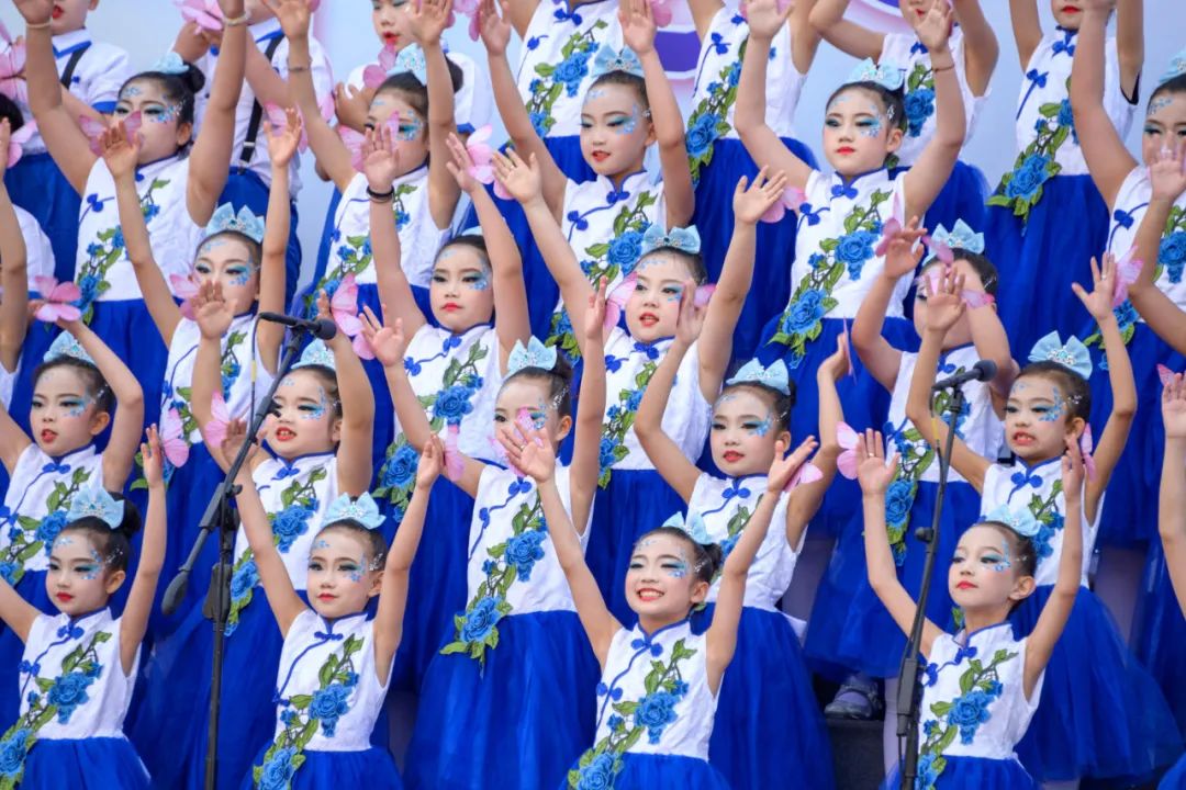 南充市西河路小学:童年印象 艺美繁春——第二十四届校园艺术节暨学科融合成果展演 第29张 南充市西河路小学:童年印象 艺美繁春——第二十四届校园艺术节暨学科融合成果展演 第29张