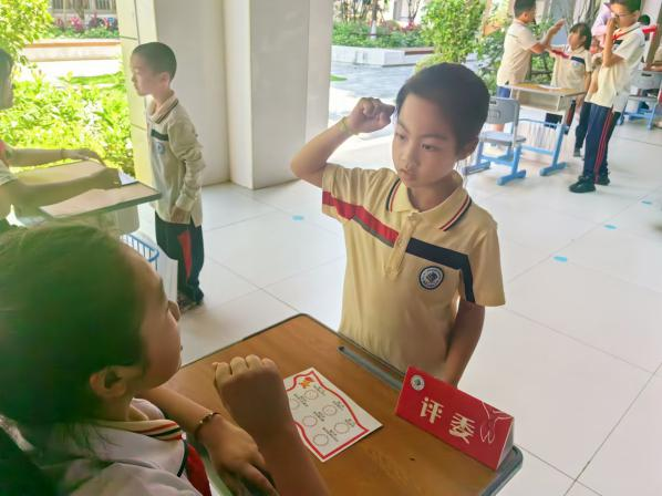 入队知识大闯关 争做好队员——海滨小学“六·一”系列活动之一年级入队考核活动 第13张