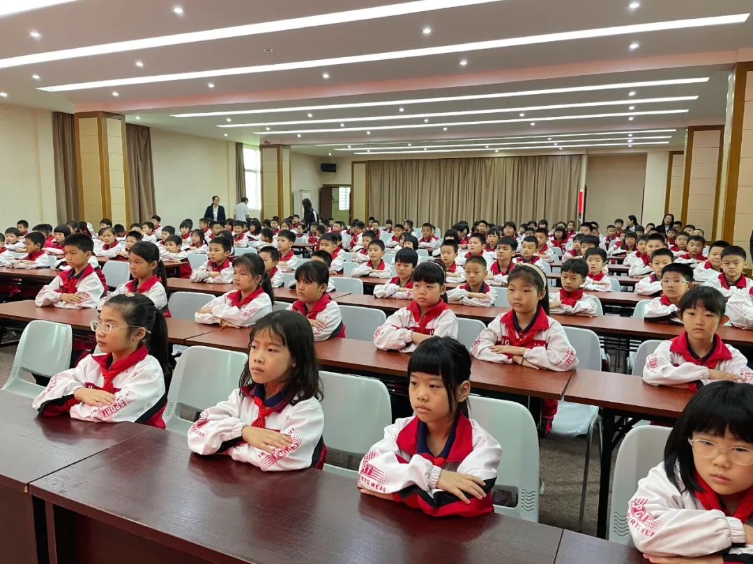 “法”润童心  “典”亮校园——明江实验小学“法治进校园”活动 第21张
