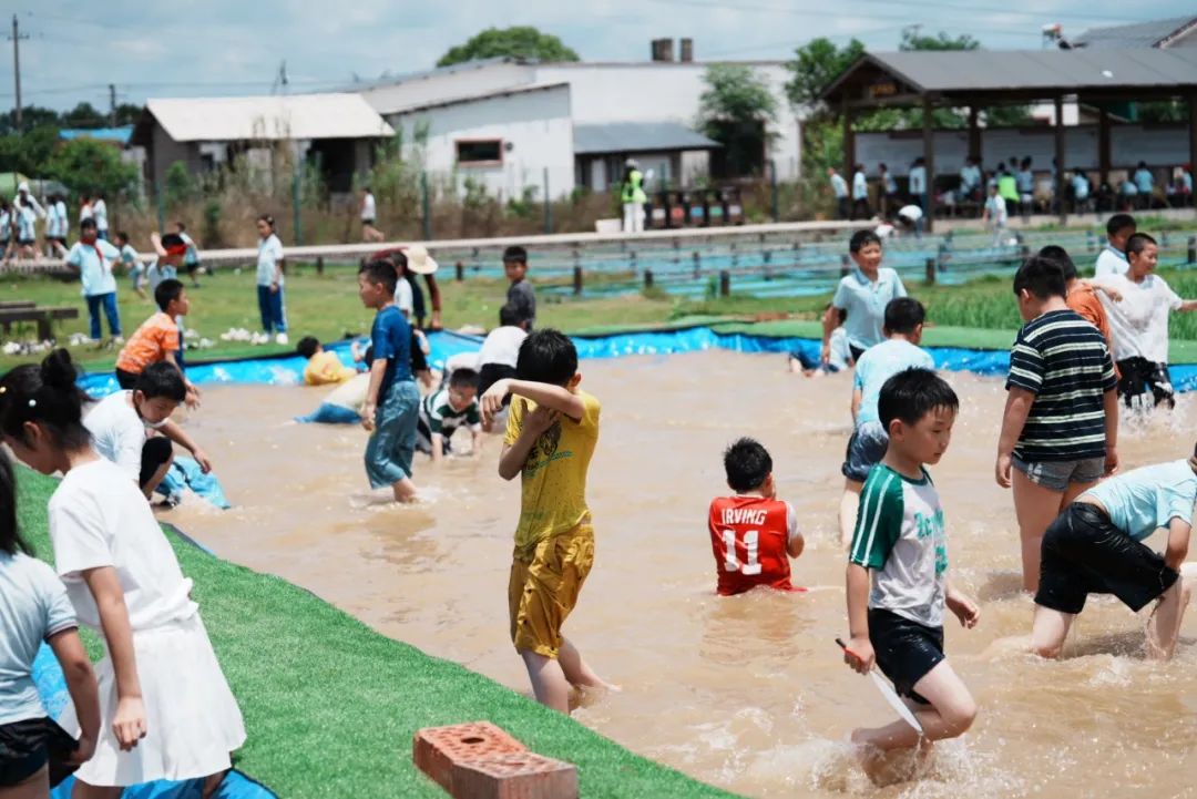 花园小学“国歌嘹亮 耕读童年”——庆六一•红领巾爱祖国研学实践活动 第39张 花园小学“国歌嘹亮 耕读童年”——庆六一•红领巾爱祖国研学实践活动 第39张