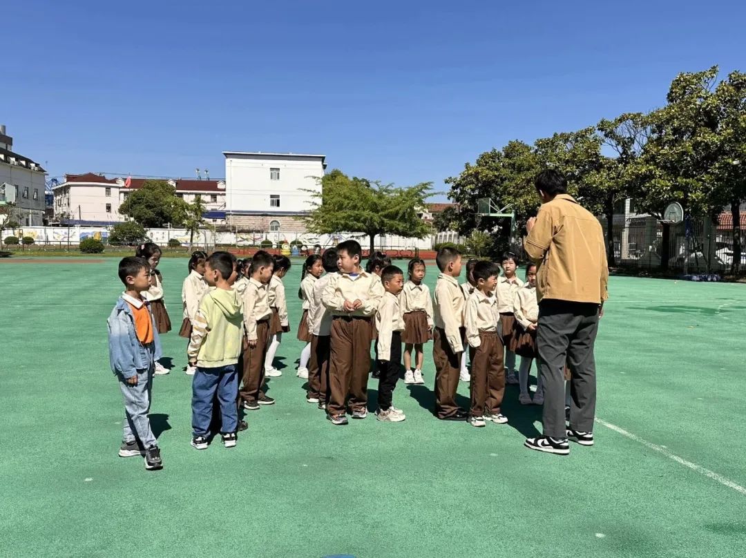 亲爱的小学,我们来啦!——长兴幼儿园幼小衔接之参观小学 第24张 亲爱的小学,我们来啦!——长兴幼儿园幼小衔接之参观小学 第24张