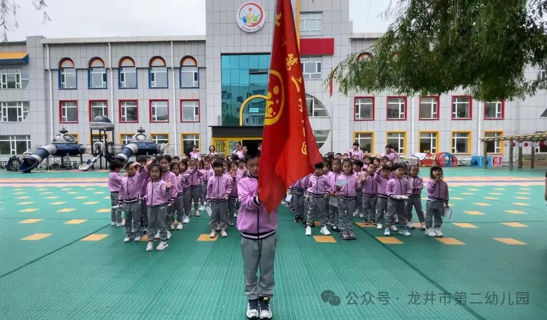 【幼儿活动】“趣”探小学,“幼”见成长——龙井市第二幼儿园携手龙井市东山实验小学开展参观小学活动 第6张