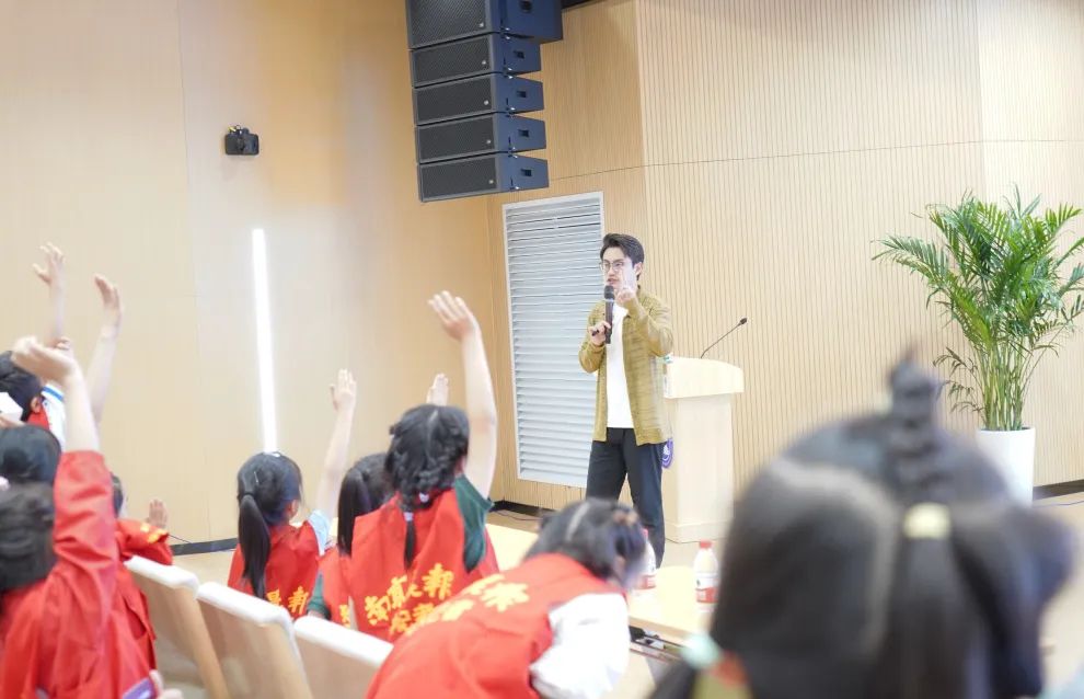 诗意校园 朗诵盛典——暨江北芳草园小学图书节闭幕式成功举办 第23张 诗意校园 朗诵盛典——暨江北芳草园小学图书节闭幕式成功举办 第23张