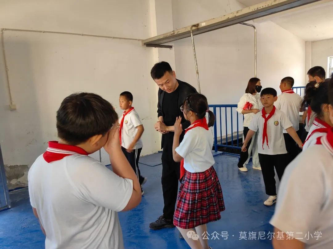 莫旗尼尔基第二小学开展“生态文明入童心,绿色环保共同行”——六五环境日实践活动 第16张
