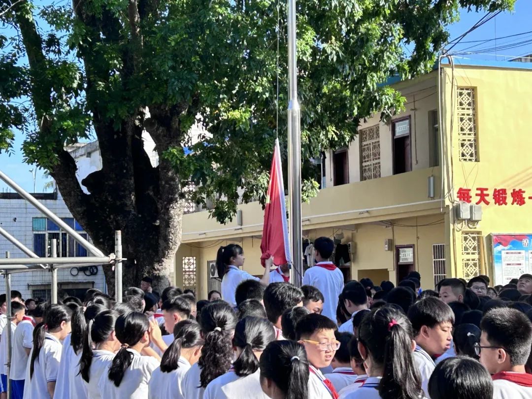一场与小学的亲密对话——琼海市长坡镇中心幼儿园幼小衔接活动之参观小学 第36张 一场与小学的亲密对话——琼海市长坡镇中心幼儿园幼小衔接活动之参观小学 第36张