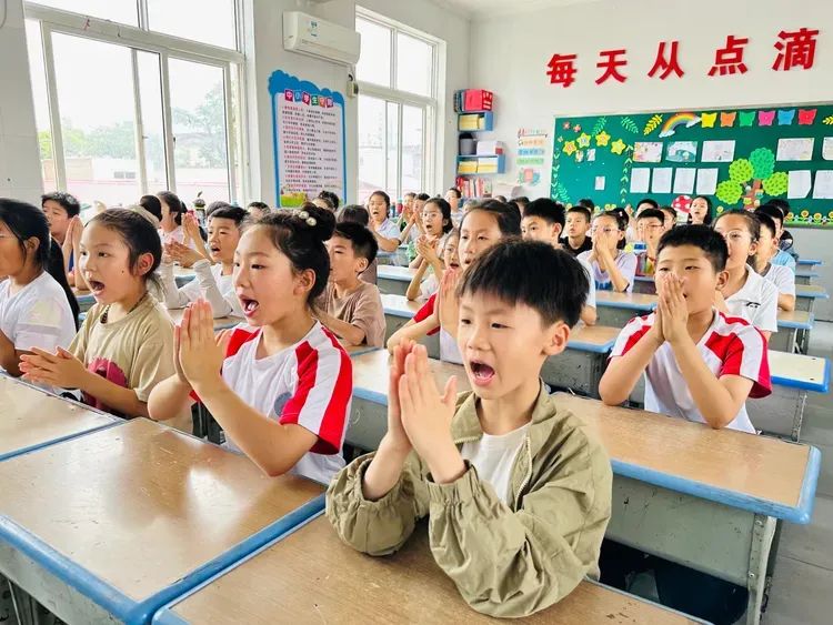 源汇区受降路小学:过端午佳节 诵中华经典 做有德之人——开展“我们的节日”主题教育活动 第22张 源汇区受降路小学:过端午佳节 诵中华经典 做有德之人——开展“我们的节日”主题教育活动 第22张