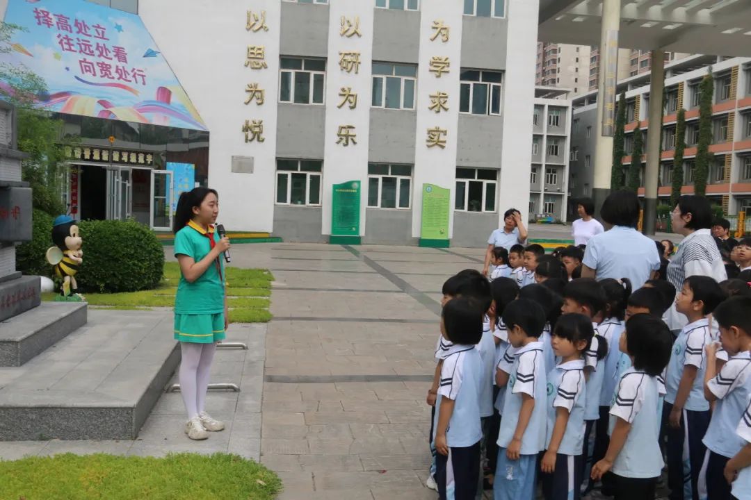 礼遇小学 筑梦成长——丰润区迎宾路幼儿园参观小学活动 第7张 礼遇小学 筑梦成长——丰润区迎宾路幼儿园参观小学活动 第7张