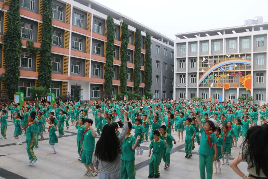 礼遇小学 筑梦成长——丰润区迎宾路幼儿园参观小学活动 第47张 礼遇小学 筑梦成长——丰润区迎宾路幼儿园参观小学活动 第47张