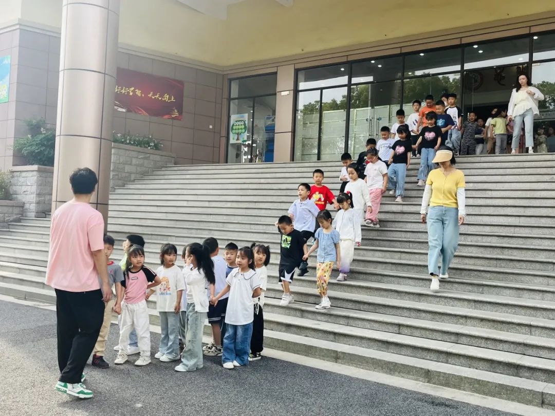【小幼衔接】你好,小学——洪庙小学小幼衔接之“走进小学”活动 第11张 【小幼衔接】你好,小学——洪庙小学小幼衔接之“走进小学”活动 第11张