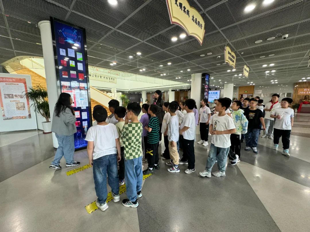 【友谊路小学 双减进行时】馆校共建,助力双减——如东县友谊路小学四年级学生走进图书馆开展阅读实践活动 第8张
