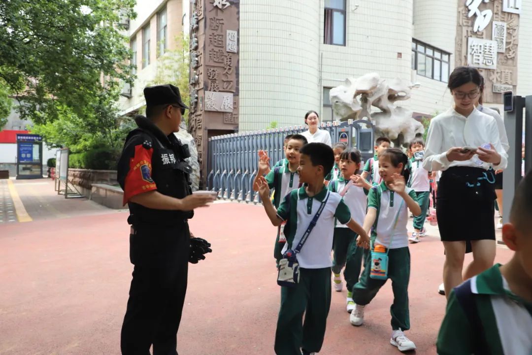 【幼小衔接】小学长啥样?我想去看看——济南市经五路幼儿园幼小衔接系列活动之走进小学 第101张 【幼小衔接】小学长啥样?我想去看看——济南市经五路幼儿园幼小衔接系列活动之走进小学 第101张