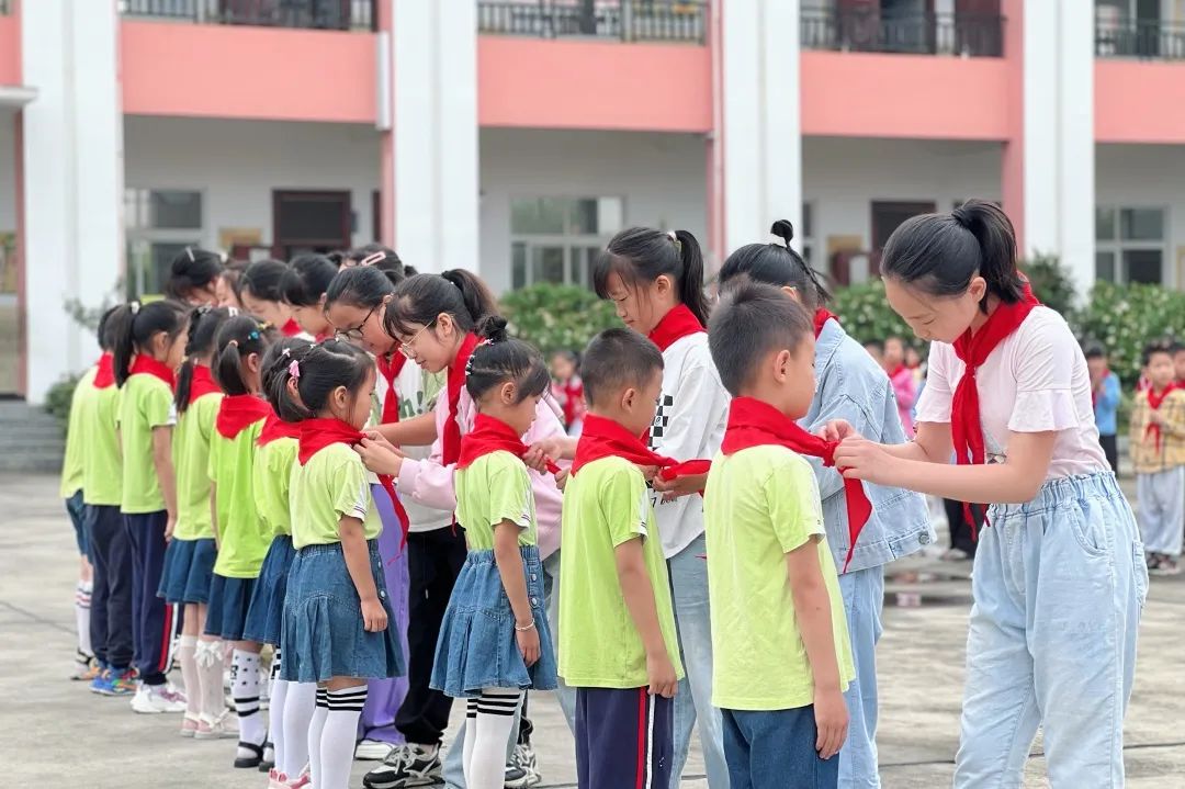 【走,参观小学去!】佛子山镇中心幼儿园大班级部参观小学活动 第28张 【走,参观小学去!】佛子山镇中心幼儿园大班级部参观小学活动 第28张