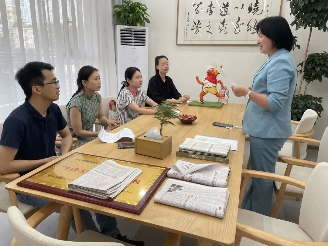 闪亮的日子 | 龙华中心小学“新百年 星教师”第八届班主任节 第33张 闪亮的日子 | 龙华中心小学“新百年 星教师”第八届班主任节 第33张