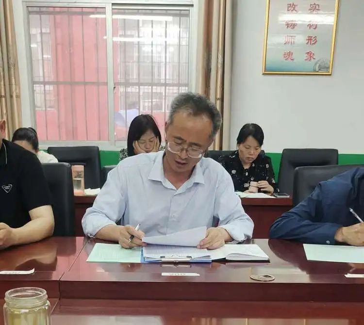 勤思精析知得失 精诚合力战中考——邓州市刘集一初中召开九年级二模分析会 第8张 勤思精析知得失 精诚合力战中考——邓州市刘集一初中召开九年级二模分析会 第8张