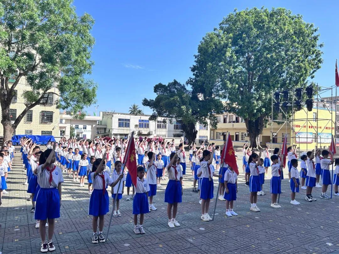 一场与小学的亲密对话——琼海市长坡镇中心幼儿园幼小衔接活动之参观小学 第42张 一场与小学的亲密对话——琼海市长坡镇中心幼儿园幼小衔接活动之参观小学 第42张