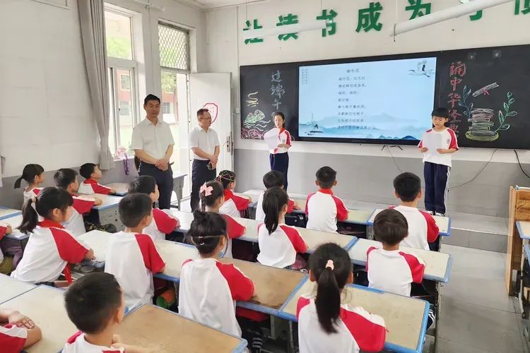 源汇区受降路小学:过端午佳节 诵中华经典 做有德之人——开展“我们的节日”主题教育活动 第13张 源汇区受降路小学:过端午佳节 诵中华经典 做有德之人——开展“我们的节日”主题教育活动 第13张