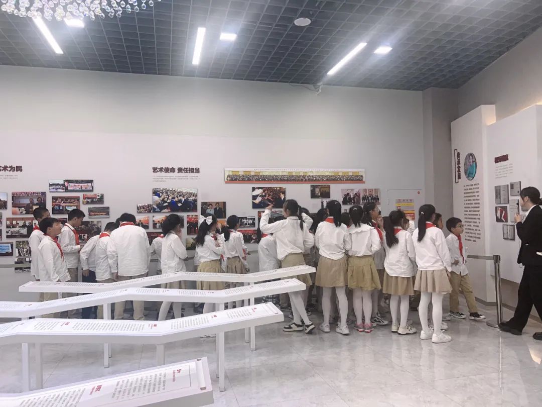 【友谊路小学 双减进行时】馆校共建,助力双减——如东县友谊路小学四年级学生走进图书馆开展阅读实践活动 第15张