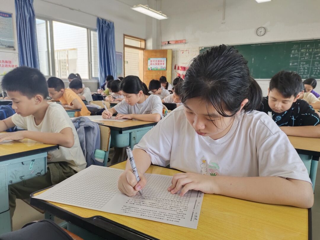 书香拼墨痕 妙笔书感悟 ——罗沙小学开展生命教育感悟现场作文竞赛活动 第12张 书香拼墨痕 妙笔书感悟 ——罗沙小学开展生命教育感悟现场作文竞赛活动 第12张