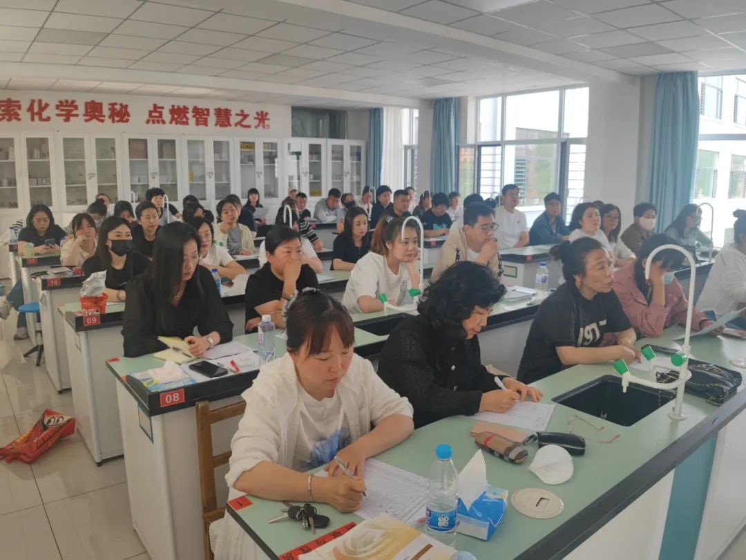 用爱护航 决胜中考——营口市第二十九中学召开九年级中考考前家长会 第12张 用爱护航 决胜中考——营口市第二十九中学召开九年级中考考前家长会 第12张
