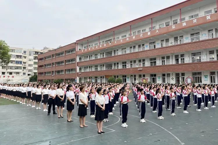 源汇区受降路小学:过端午佳节 诵中华经典 做有德之人——开展“我们的节日”主题教育活动 第5张 源汇区受降路小学:过端午佳节 诵中华经典 做有德之人——开展“我们的节日”主题教育活动 第5张