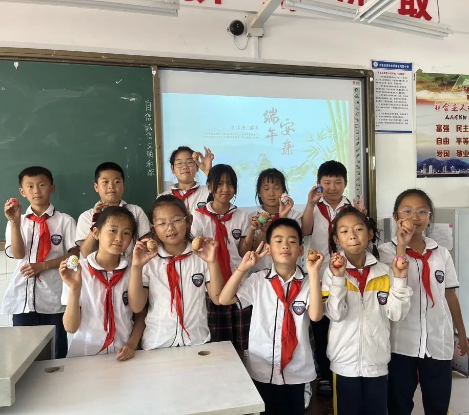 粽叶飘香迎端午 传统文化润童心--湾里小学端午节实践活动 第33张 粽叶飘香迎端午 传统文化润童心--湾里小学端午节实践活动 第33张