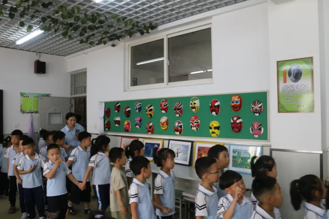 礼遇小学 筑梦成长——丰润区迎宾路幼儿园参观小学活动 第28张 礼遇小学 筑梦成长——丰润区迎宾路幼儿园参观小学活动 第28张