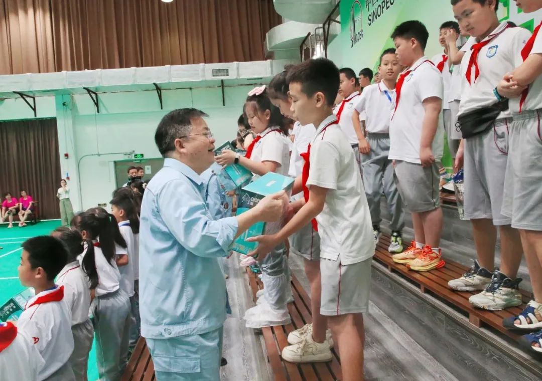 湖南省凤凰县阿拉石化小学“优才生”赴荔园小学跟班研学 第6张 湖南省凤凰县阿拉石化小学“优才生”赴荔园小学跟班研学 第6张