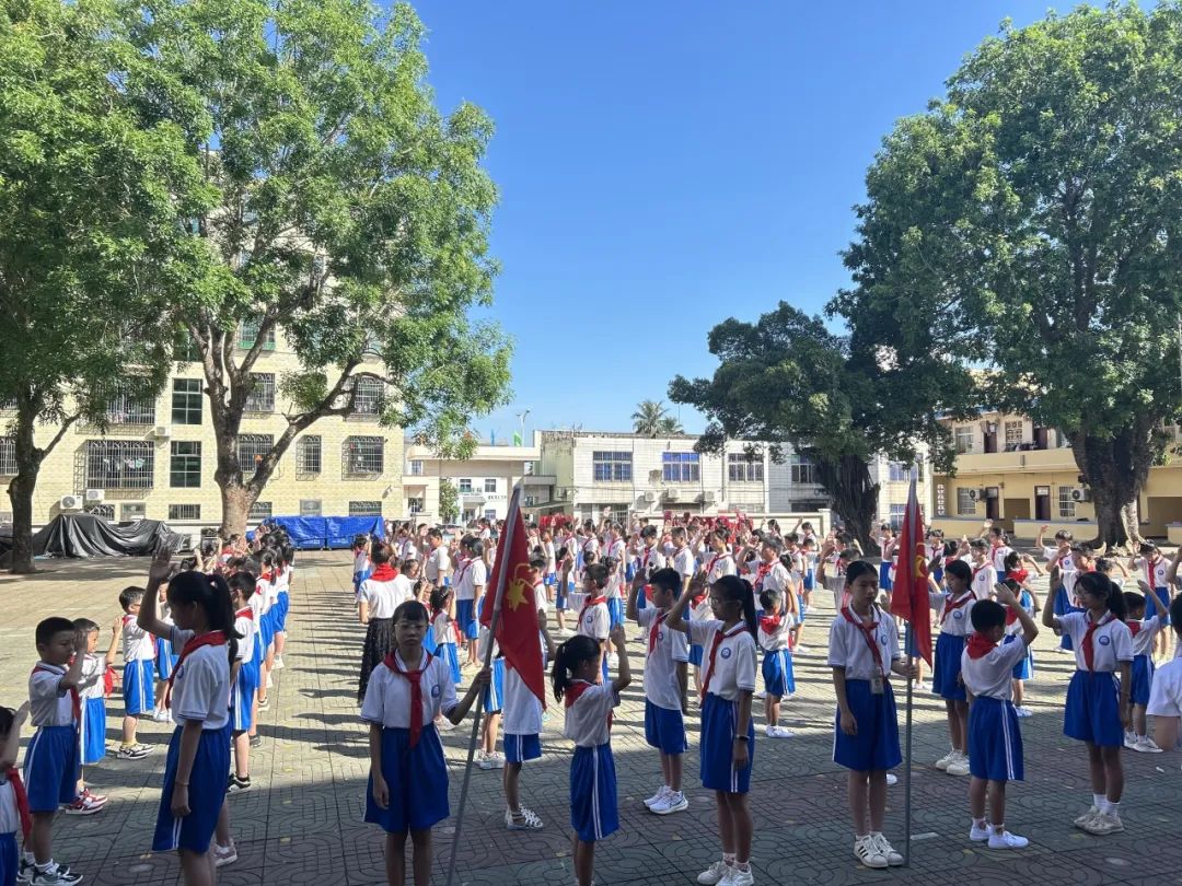 一场与小学的亲密对话——琼海市长坡镇中心幼儿园幼小衔接活动之参观小学 第41张 一场与小学的亲密对话——琼海市长坡镇中心幼儿园幼小衔接活动之参观小学 第41张