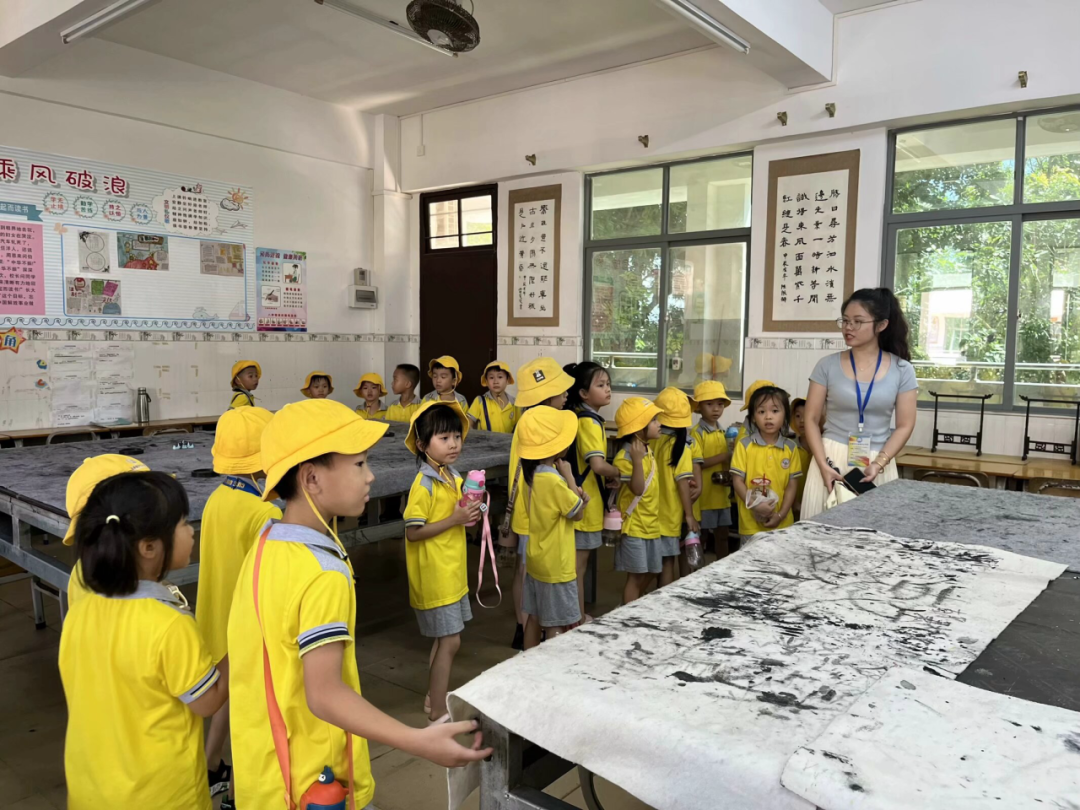 一场与小学的亲密对话——琼海市长坡镇中心幼儿园幼小衔接活动之参观小学 第57张 一场与小学的亲密对话——琼海市长坡镇中心幼儿园幼小衔接活动之参观小学 第57张