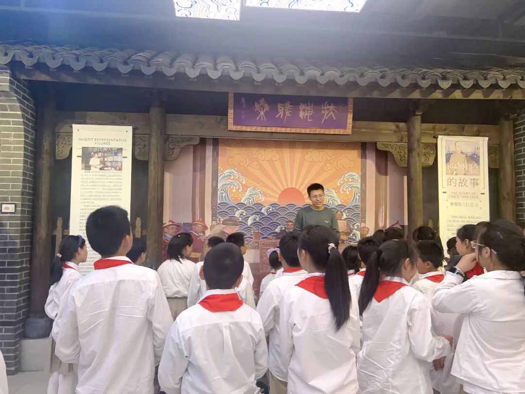 【友谊路小学 双减进行时】馆校共建,助力双减——如东县友谊路小学四年级学生走进图书馆开展阅读实践活动 第12张