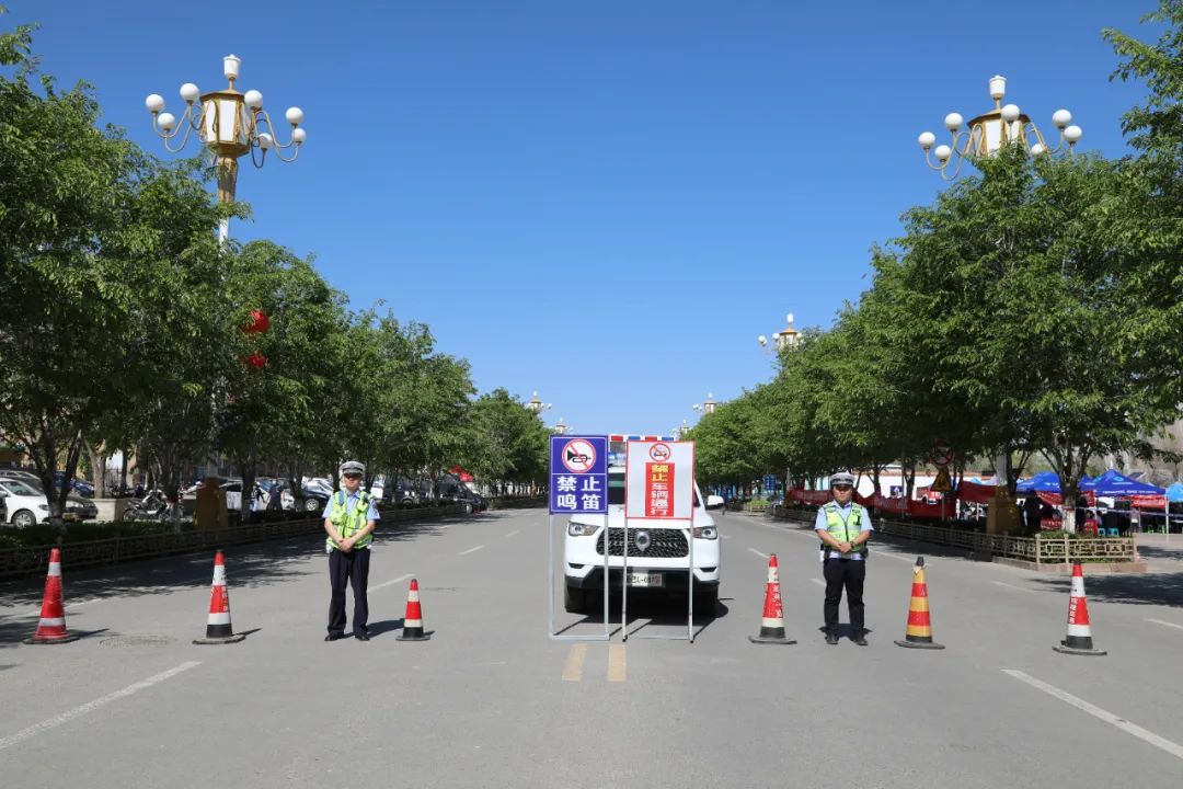 高考临近 哈密公安全力为高考学子护航! 第6张 高考临近 哈密公安全力为高考学子护航! 第6张