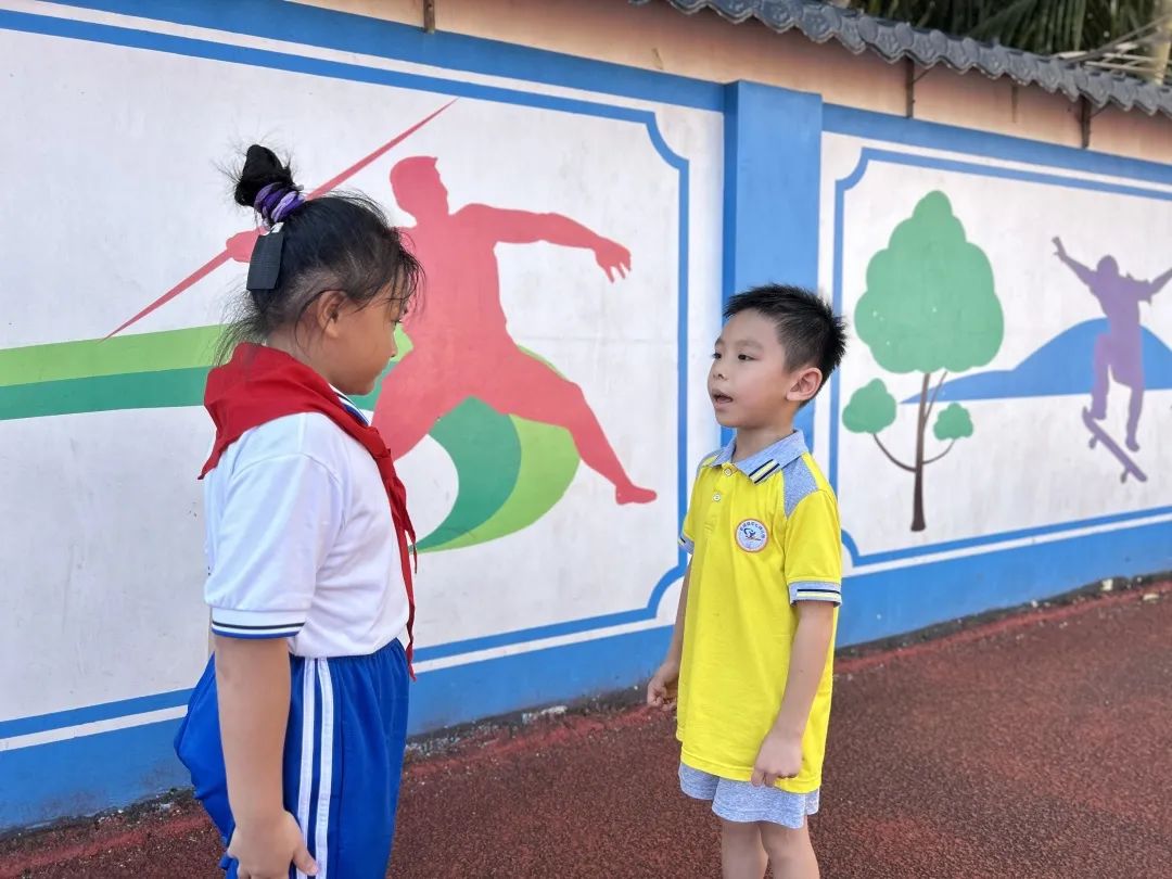 一场与小学的亲密对话——琼海市长坡镇中心幼儿园幼小衔接活动之参观小学 第47张 一场与小学的亲密对话——琼海市长坡镇中心幼儿园幼小衔接活动之参观小学 第47张