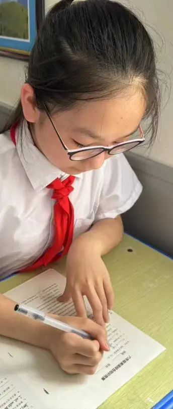 【故城县郑口第三小学·教学】以评激趣展风采 以评促学共成长——故城县郑口第三小学举行英语乐评活动 第4张 【故城县郑口第三小学·教学】以评激趣展风采 以评促学共成长——故城县郑口第三小学举行英语乐评活动 第4张