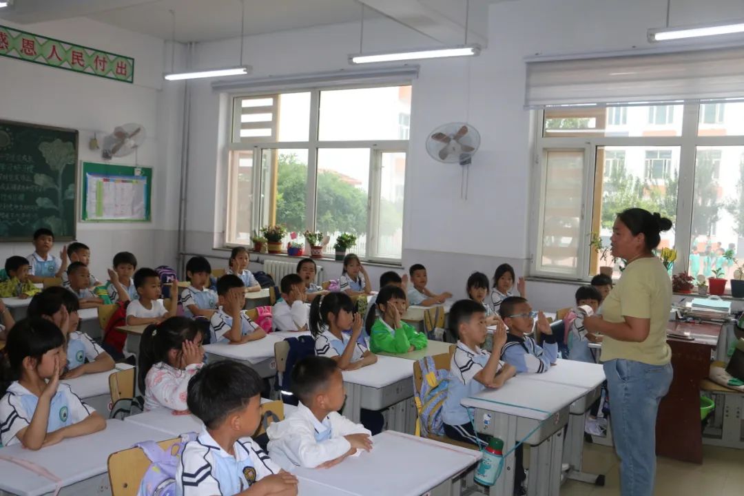 礼遇小学 筑梦成长——丰润区迎宾路幼儿园参观小学活动 第38张 礼遇小学 筑梦成长——丰润区迎宾路幼儿园参观小学活动 第38张