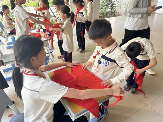 入队知识大闯关 争做好队员——海滨小学“六·一”系列活动之一年级入队考核活动 第7张