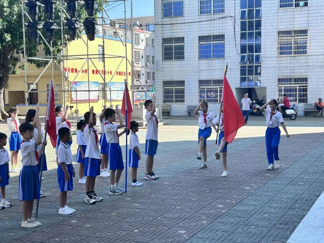 一场与小学的亲密对话——琼海市长坡镇中心幼儿园幼小衔接活动之参观小学 第39张 一场与小学的亲密对话——琼海市长坡镇中心幼儿园幼小衔接活动之参观小学 第39张