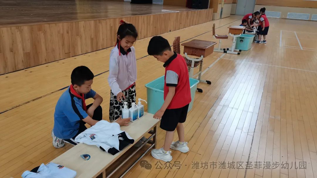 【参观小学初体验 幼小衔接零距离】~圣菲漫步幼儿园大班幼儿走进小学活动 第15张 【参观小学初体验 幼小衔接零距离】~圣菲漫步幼儿园大班幼儿走进小学活动 第15张