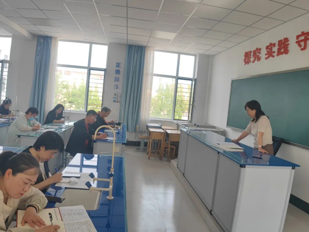 用爱护航 决胜中考——营口市第二十九中学召开九年级中考考前家长会 第8张 用爱护航 决胜中考——营口市第二十九中学召开九年级中考考前家长会 第8张